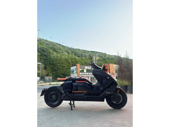 BMW CE 04 956 KM Hatasız acill satılıkk