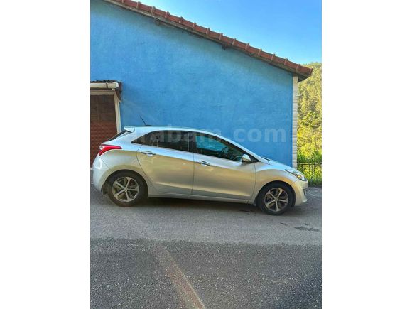 Sahibinden Hyundai i30 1.6 CRDi Style Design Pack 2015 Model 