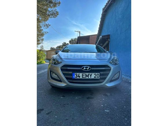 Sahibinden Hyundai i30 1.6 CRDi Style Design Pack 2015 Model 