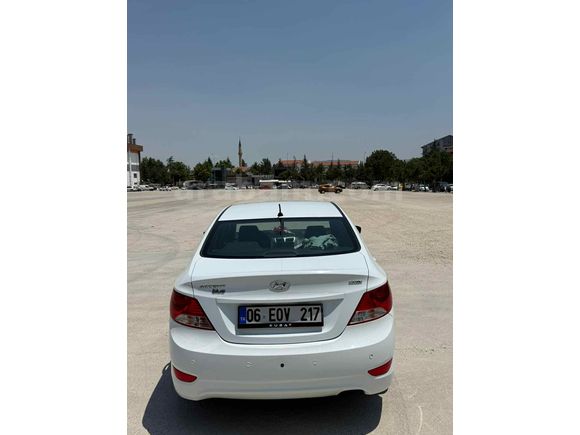 YENİ MUAYENELİ Personelden Temiz Kullanılmış Accent Blue
