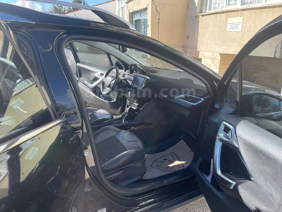 Sahibinden Peugeot 2008 1.5 BlueHDI Allure 2019 Model  204.000 km Siyah
