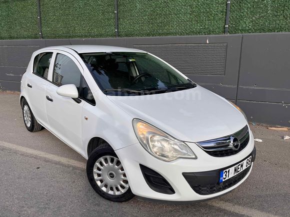 Galeriden Opel Corsa 1.3 CDTI Essentia 2013 Model İzmir 198.538 km Beyaz