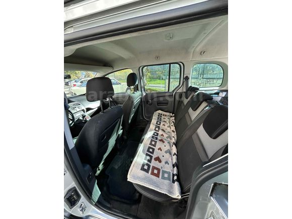 Sahibinden Renault Kangoo Multix 1.5 dCi Extreme 2017 Model 