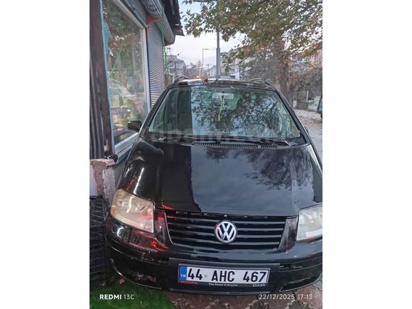 Sahibinden Yurtdışı çıkışlı Volkswagen Sharan 1.9 TDI Comfortline 2003 Model 
