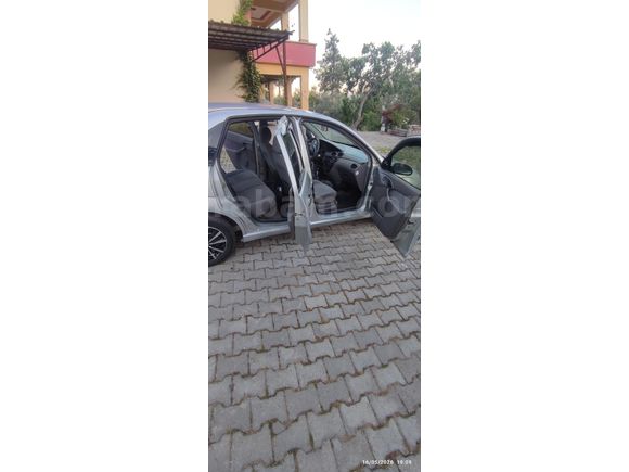 Sahibinden Ford Focus 1.6 Ambiente 2000 Model sedan