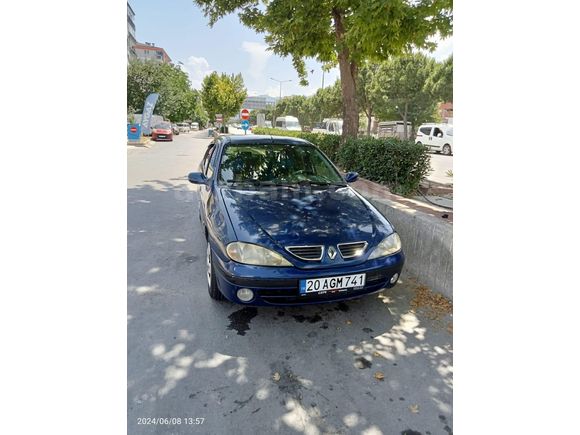 Sahibinden Renault Megane 1.9 DTi RTE 2000 Model  196.000 km Mavi