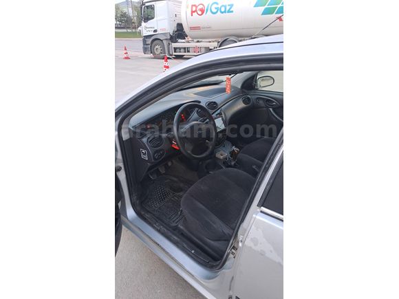 Sahibinden Ford Focus 1.6 klimalı aktif 1999 Model