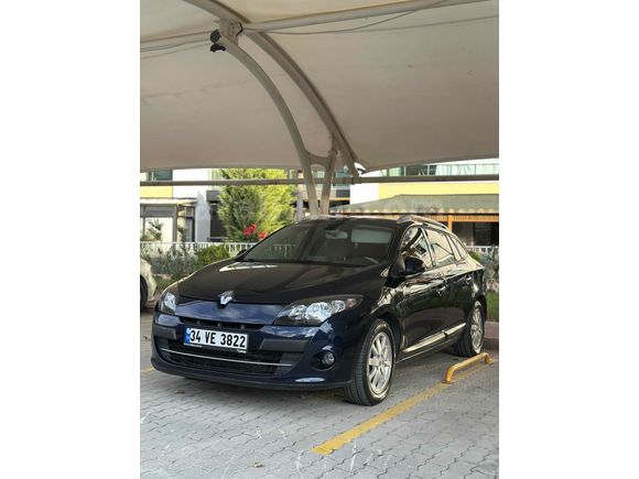 Sahibinden Renault Megane 1.5 dCi Sport Tourer Privilege 2010 Model  198000 km Lacivert