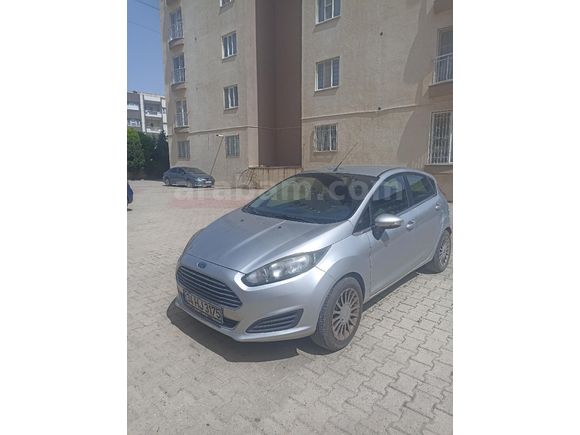 Sahibinden Ford Fiesta 1.5 TDCi Trend 2013 Model  262.000 km Gri (Gümüş)
