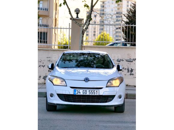 Sahibinden Renault Megane 1.5 dCi Privilege 2010 Model  240.000 km Beyaz