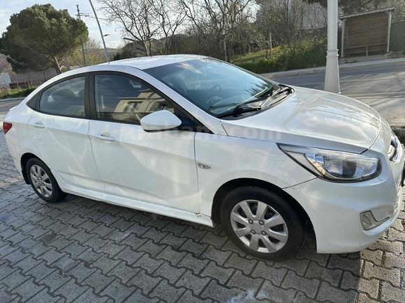 Sahibinden Hyundai Accent Blue 1.6 CRDI Mode Plus 2014 Model 
