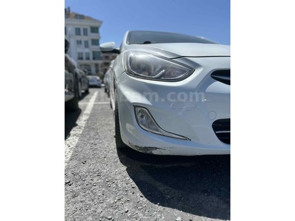 Sahibinden Hyundai Accent Blue 1.6 CRDI Mode Plus 2014 Model 
