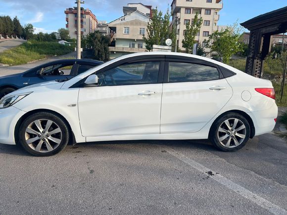 Sahibinden Hyundai Accent Blue 1.6 CRDI Mode 2014 Model