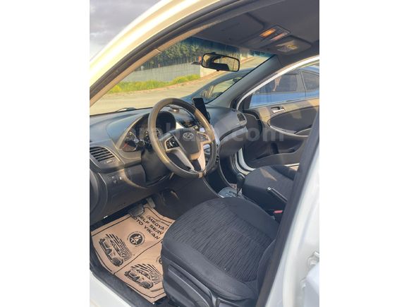 Sahibinden Hyundai Accent Blue 1.6 CRDI Mode 2014 Model