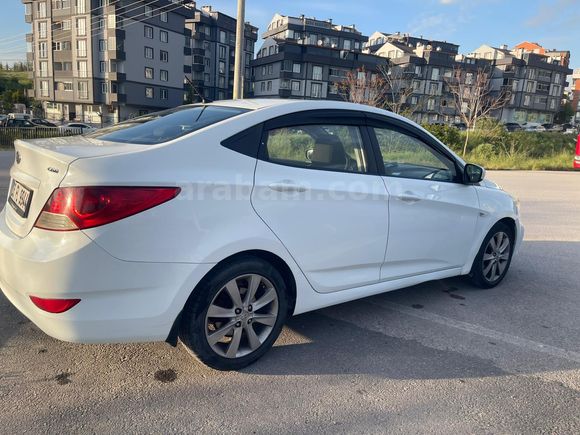 Sahibinden Hyundai Accent Blue 1.6 CRDI Mode 2014 Model