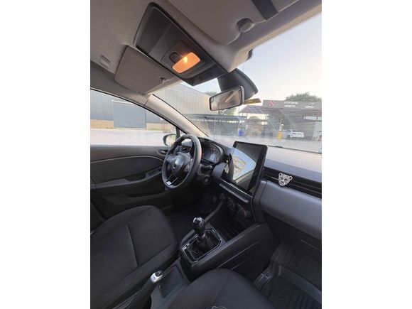 Düşük KM Sahibinden Renault Clio 5  2022 model 