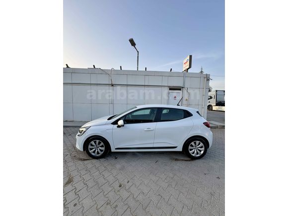 Düşük KM Sahibinden Renault Clio 5  2022 model 