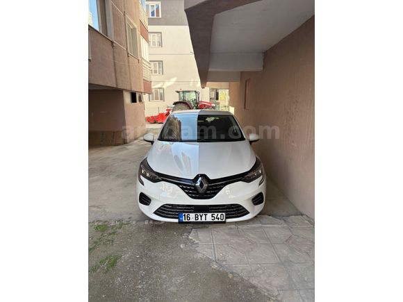 Düşük KM Sahibinden Renault Clio 5  2022 model 
