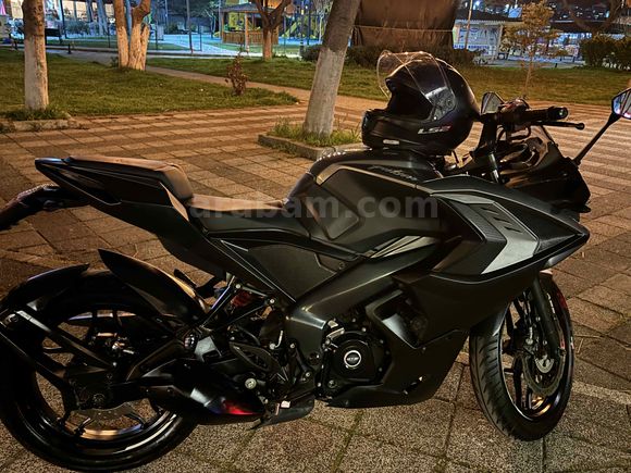 Acil 2025 model sıfır ayarında Sahibinden Bajaj Pulsar 200 RS 