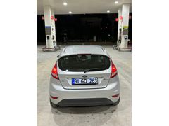 Sahibinden Ford Fiesta 1.4 TDCi My 2010 Model  243.000 km Gri (Gümüş)