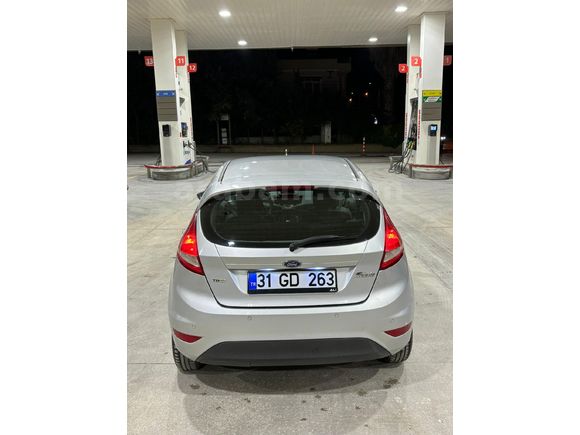 Sahibinden Ford Fiesta 1.4 TDCi My 2010 Model  243.000 km Gri (Gümüş)