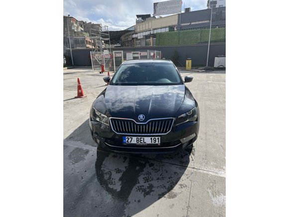 Sahibinden Skoda SuperB 1.6 TDI Style 2018 Model  194.000 km Siyah