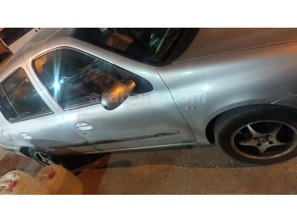 Sahibinden Renault Clio 1.5 dCi Alize 2005 Model  270.560 km Gri (Gümüş)
