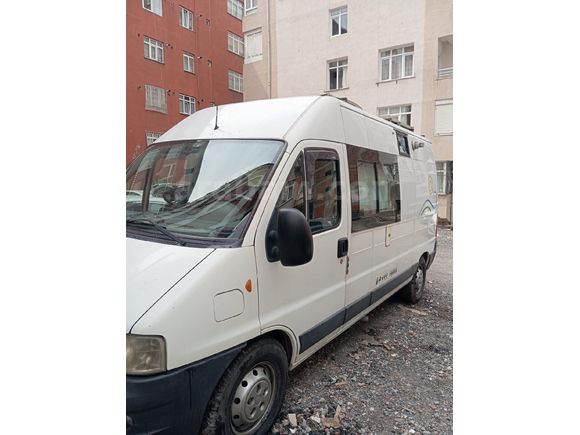 tam donanımlı  özenle kullanılmış karavan
