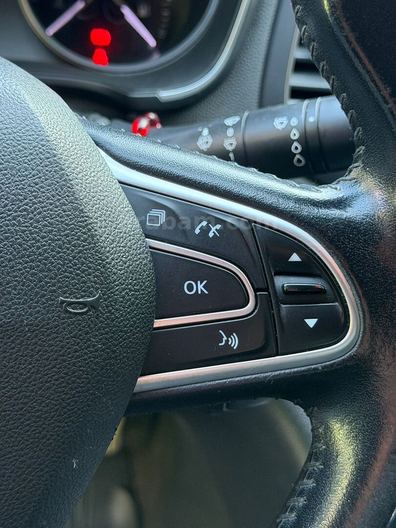 Galeriden Renault Megane 1.5 dCi Touch 2017 Model Kocaeli 235.000 km Beyaz 4