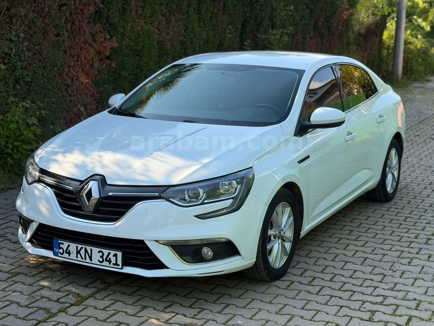 Galeriden Renault Megane 1.5 dCi Touch 2017 Model Kocaeli 235.000 km Beyaz 3