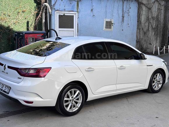  Renault Megane 1.5 dCi Touch 
2017  Şubat ayı çıkışlı(Tutarın bir kısmına kredi kartı çekilebilir)