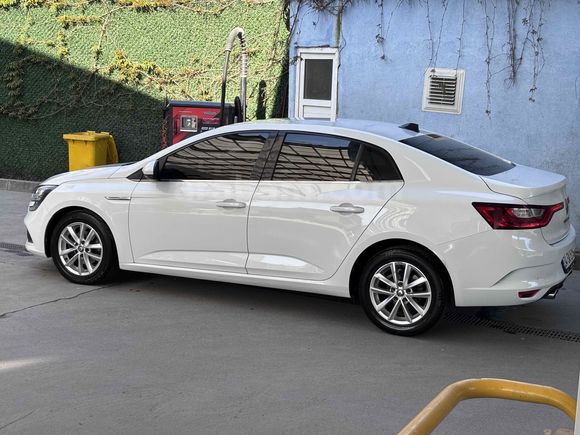  Renault Megane 1.5 dCi Touch 
2017  Şubat ayı çıkışlı(Tutarın bir kısmına kredi kartı çekilebilir)