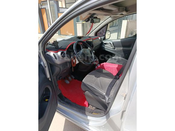 Sahibinden Citroen Berlingo 1.6 HDi Combi SX 2011 Model  320.000 km Gri