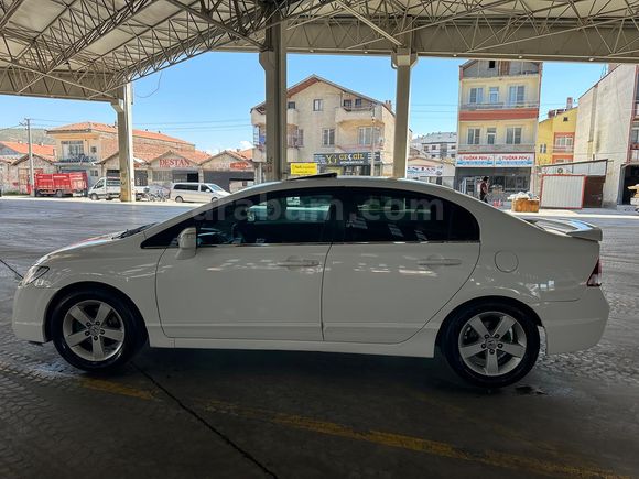 2009 HONDA ELEGANCE
