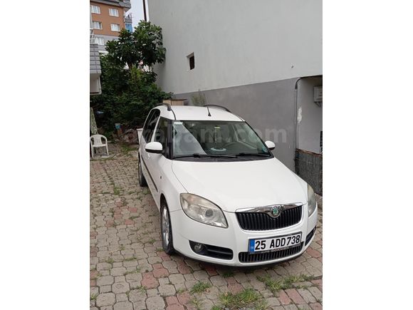 Sahibinden Skoda Roomster 1.4 Style 2009 Model