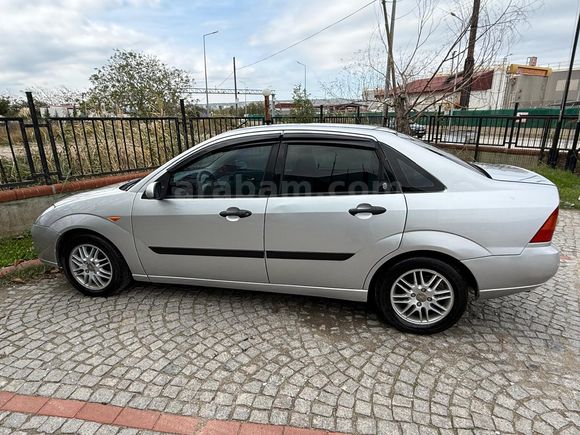 Sahibinden Ford Focus 1.6 Ghia 2000 Model