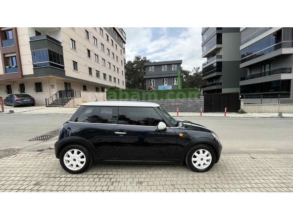 MİNİ ONE 242.000 siyah beyaz 