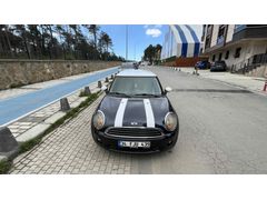 MİNİ ONE 242.000 siyah beyaz 