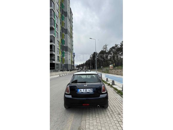 MİNİ ONE 242.000 siyah beyaz 