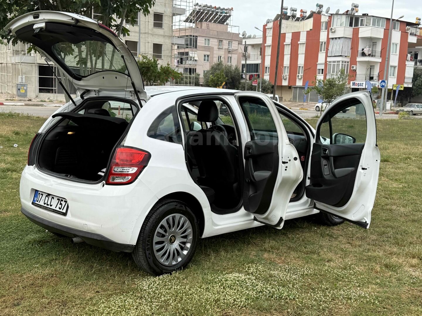 Galeriden Citroen C3 1.4 HDi Attraction 2011 Model Antalya 303.000 km Beyaz 3