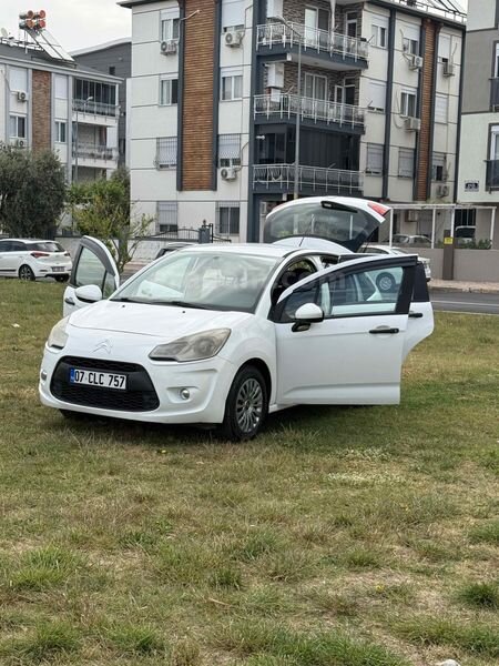 Galeriden Citroen C3 1.4 HDi Attraction 2011 Model Antalya 303.000 km Beyaz