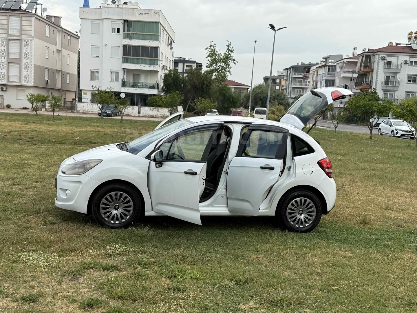 Galeriden Citroen C3 1.4 HDi Attraction 2011 Model Antalya 303.000 km Beyaz 5