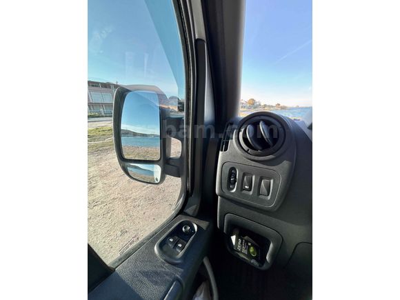 Boyasız- Değişensiz Renault Master Motokaravan 