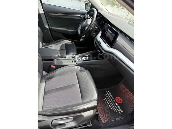  Skoda Octavia 1.5 e-Tec