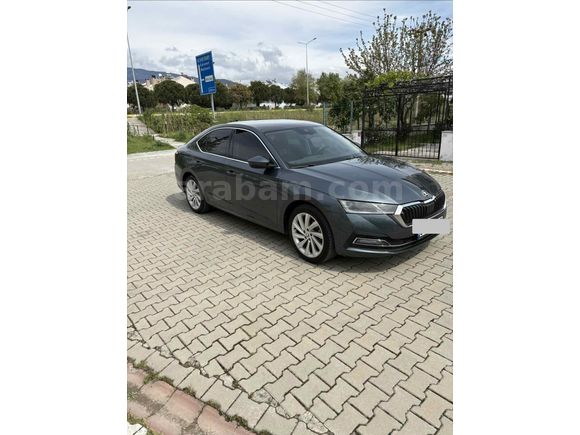  Skoda Octavia 1.5 e-Tec
