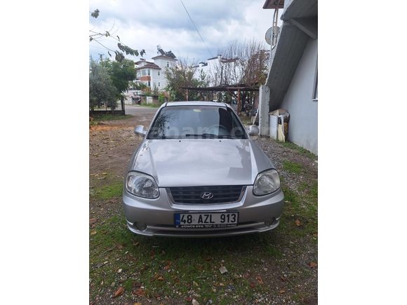 Sahibinden Hyundai Accent 1.6 Admire 2005 Model  216.000 km Gri (Gümüş)