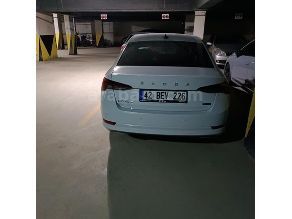 Skoda Octavia 1.0 e-Tec Premium 2023 Model
