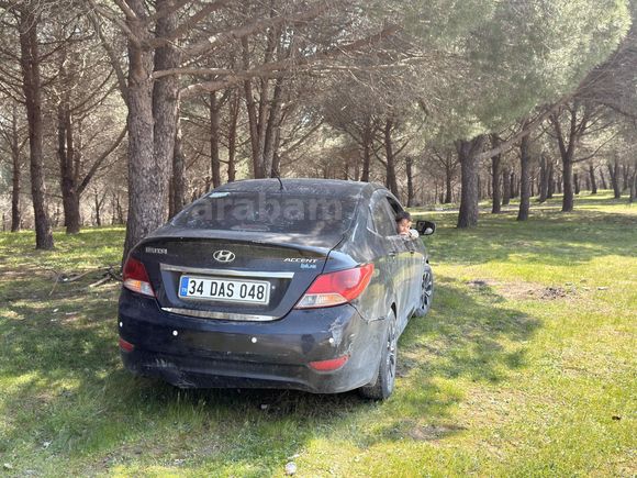 Sahibinden Hyundai Accent Blue 1.6 CRDI Mode Plus 2012 Model  255.000 km Siyah