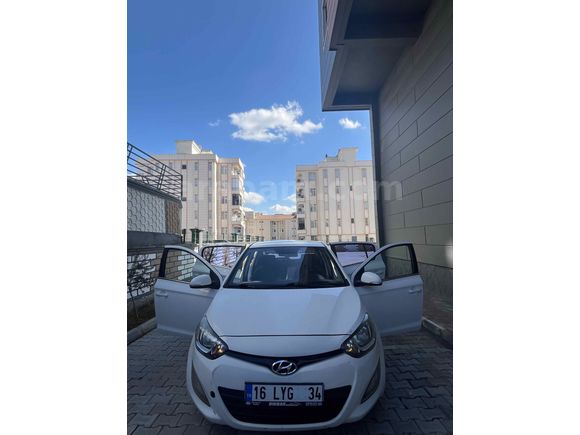 Memurdan  Hyundai i20 1.2 D-CVVT Sense 2012 Model 