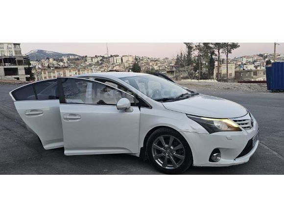 Sahibinden Toyota Avensis 1.6 Elegant Extra 2013 Model